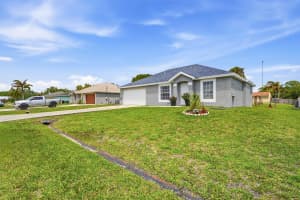 461 Exmore Avenue, Port St Lucie, FL 34983 - MLS#B26014535