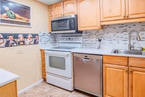 3710 Inverrary Drive, Lauderhill, FL 33319 - MLS#B26014560