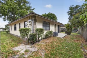 4726 Summit Boulevard, West Palm Beach, FL 33415 - MLS#B26014602