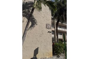 725 Lori Drive, Palm Springs, FL 33461 - MLS#B26014801