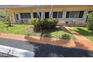 900 10th Terrace, Hallandale Beach, FL 33009 - MLS#B26014804