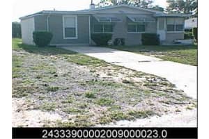 390 7th Rd Road, Vero Beach, FL 32962 - MLS#B26014812