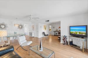 25 13th Street, Boca Raton, FL 33432 - MLS#B26014837