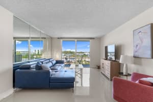 1009 Ocean Boulevard, Pompano Beach, FL 33062 - MLS#B26014840