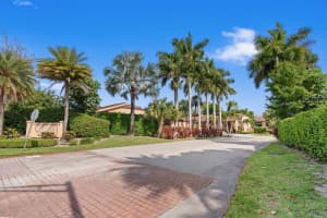 402 Lakeview Drive, Royal Palm Beach, FL 33411 - MLS#B26014851