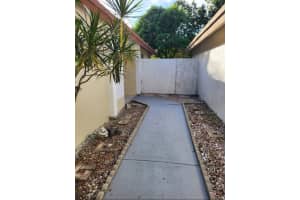 307 Bishop Road, North Lauderdale, FL 33068 - MLS#B26014866