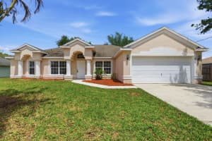 375 Saginaw Avenue, Port Saint Lucie, FL 34953 - MLS#B26014900