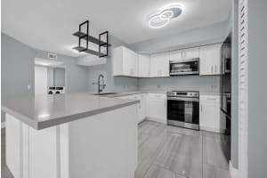 1010 Villa Circle, Boynton Beach, FL 33435 - MLS#B26014905