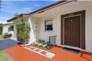 6627 Parkway Drive, Margate, FL 33068 - MLS#B26015028