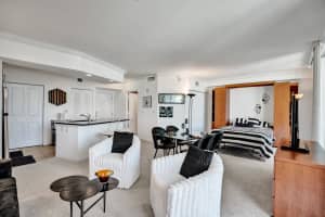 600 Dixie Highway, West Palm Beach, FL 33401 - MLS#B26015038