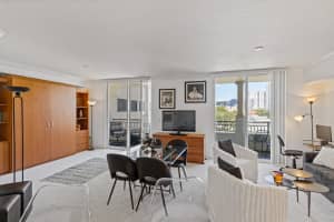 600 Dixie Highway, West Palm Beach, FL 33401 - MLS#B26015038