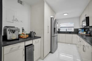 8992 Palm Tree Lane, Pembroke Pines, FL 33024 - MLS#B26015040