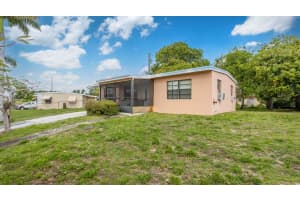 131 Ficus Tree Drive, Lantana, FL 33462 - MLS#B26015049