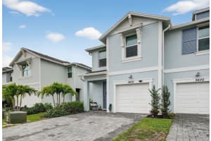 5672 Edgewater Circle, Stuart, FL 34997 - MLS#B26015056