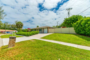 8099 Santa Fe Trail, Boca Raton, FL 33487 - MLS#B26015090