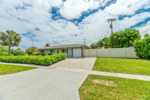 8099 Santa Fe Trail, Boca Raton, FL 33487 - MLS#B26015090