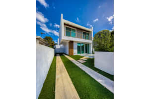 714 6th Avenue, Lake Worth Beach, FL 33460 - MLS#B26015177