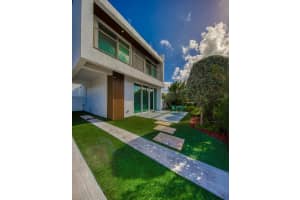 714 6th Avenue, Lake Worth Beach, FL 33460 - MLS#B26015177