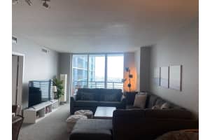 325 Biscayne Boulevard, Miami, FL 33131 - MLS#B26015229