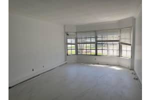 2161 68 Street, Fort Lauderdale, FL 33308 - MLS#B26015271