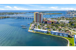 400 Wilma Circle, Riviera Beach, FL 33404 - MLS#B26015352