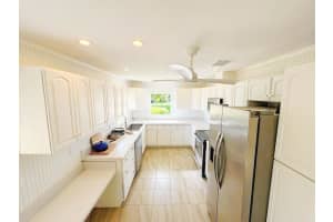 241 14th Place, Vero Beach, FL 32960 - MLS#B26015355