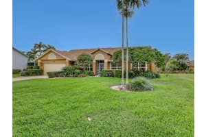 712 Golf Court, Delray Beach, FL 33445 - MLS#B26015364