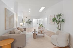 9950 Harbour Lake Circle, Boynton Beach, FL 33437 - MLS#B26015386