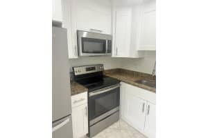 2100 Springdale Boulevard, Palm Springs, FL 33461 - MLS#B26015443