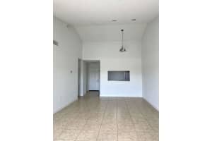 465 113th Way, Pembroke Pines, FL 33025 - MLS#B26015445