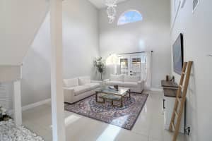 11303 Lakeview Drive, Coral Springs, FL 33071 - MLS#B26015455