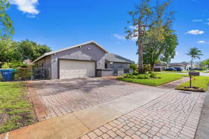 8701 47th Court, Lauderhill, FL 33351 - MLS#B26015456