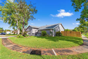 8701 47th Court, Lauderhill, FL 33351 - MLS#B26015456