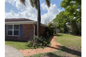 402 Saginaw Avenue, Clewiston, FL 33440 - MLS#B26015463
