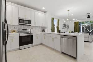 9069 Tremezzo Lane, Boynton Beach, FL 33472 - MLS#B26015586