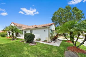 6077 Lake Hibiscus Drive, Delray Beach, FL 33484 - MLS#B26015603
