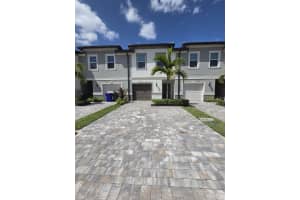 3213 Watercress Drive, Lauderdale Lakes, FL 33311 - MLS#B26015607