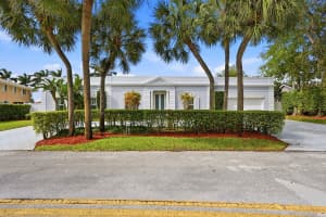 9001 Lake Dasha Drive, Plantation, FL 33324 - MLS#B26015662