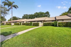 1025 Green Pine Boulevard, West Palm Beach, FL 33409 - MLS#B26015716