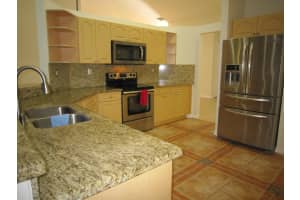 7039 Golf Pointe Circle, Tamarac, FL 33321 - MLS#B26015743