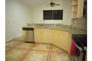 7039 Golf Pointe Circle, Tamarac, FL 33321 - MLS#B26015743