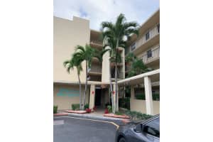 890 Federal Highway, Lantana, FL 33462 - MLS#B26015756