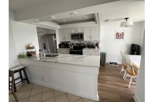 3008 Lakeshore Drive, Deerfield Beach, FL 33442 - MLS#B26015813