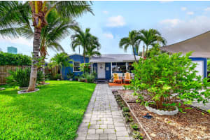 1010 Churchill Circle, West Palm Beach, FL 33405 - MLS#B26015845