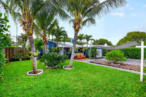 1010 Churchill Circle, West Palm Beach, FL 33405 - MLS#B26015845