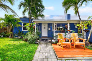 1010 Churchill Circle, West Palm Beach, FL 33405 - MLS#B26015845