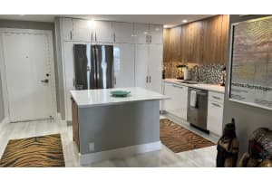 3200 36th Street, Fort Lauderdale, FL 33308 - MLS#B26015860