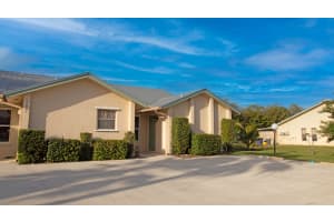 7609 Hobe Terrace, Hobe Sound, FL 33455 - MLS#B26015903