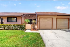 6 Farnworth Drive, Boynton Beach, FL 33426 - MLS#B26015918