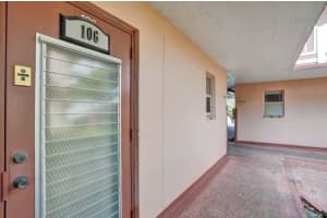 9460 Sunrise Lakes Boulevard, Sunrise, FL 33322 - MLS#B26015929